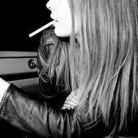 抽烟女头像